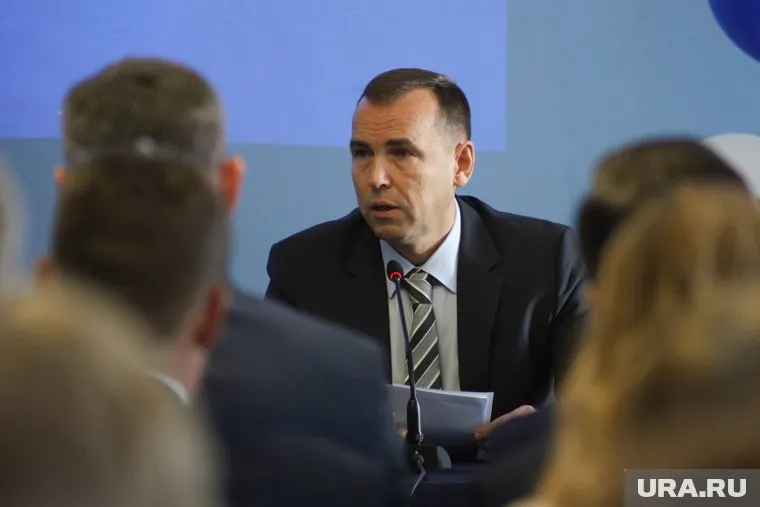 По мнению губернатора Вадима Шумкова, не нужно путать любовь к изготовителям заборов с безопасностью граждан