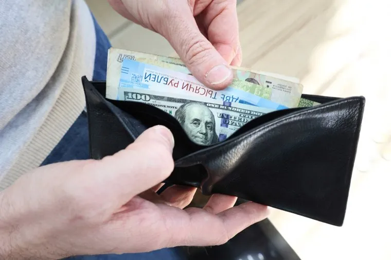 Доллары. Курган