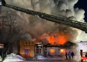 Торговый центр частично обрушился из-за пожара в ЯНАО