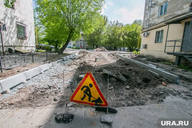 В Сургуте дорожники чуть не оставили на зиму целый двор без асфальта