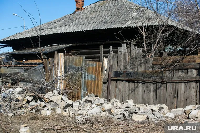 Дом находится на территории парка и мешает реконструкции