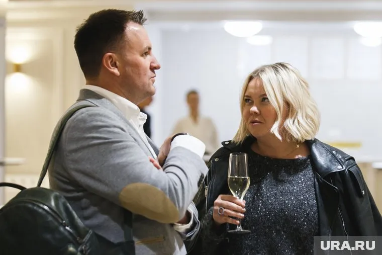 Илья Марков (слева) и Екатерина Кейльман (справа) озвучили ценник реконструкции ЦПКиО