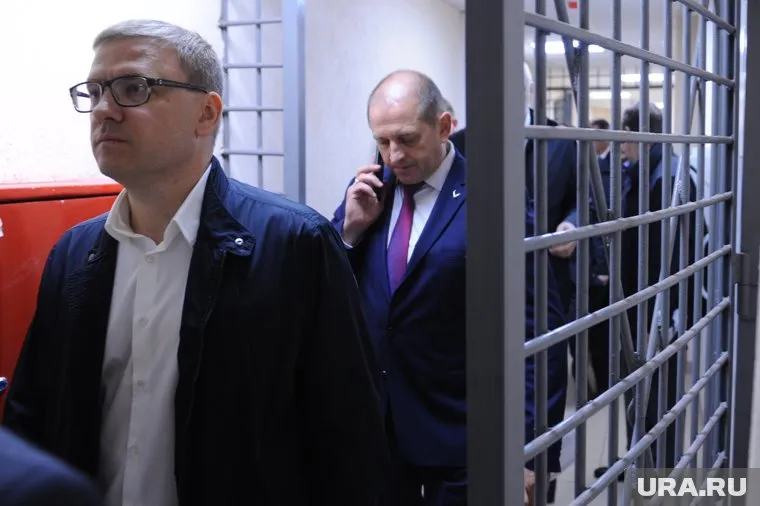 Алексей Текслер (слева) считает, что Вячеслав Жилин (справа) должен уйти