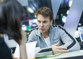 Перед Октябрьской революцией Николай II набирает подписчиков