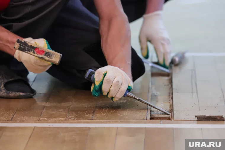  Прослушивающие устройства были вмонтированы в полу квартиры Миндича