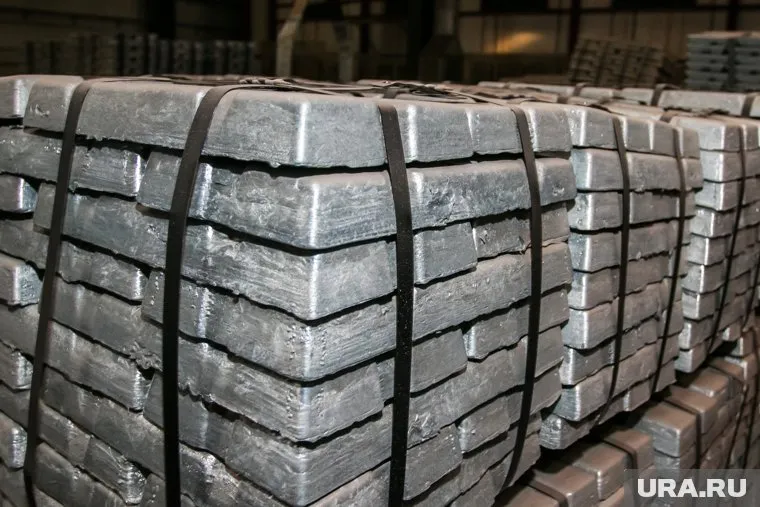 Алюминий в составе сэндвич-панелей повышает долговечность ограждений