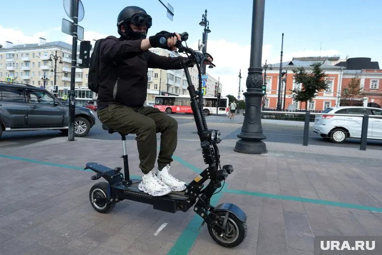 Тюменцы попросили снизить тарифы для катания на самокатах