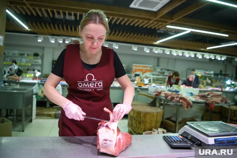 Продуктовые ряды в торговом центре «Омега». Екатеринбург 