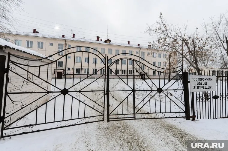 Двери интерната не откроются после летних каникул