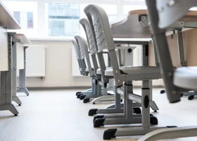 В Кургане школьникам младших классов отменили очные занятия первой смены