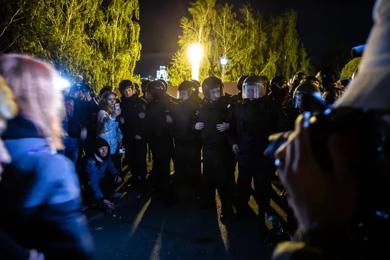 Третий день протестов против строительства храма Св. Екатерины в сквере у театра драмы.Екатеринбург