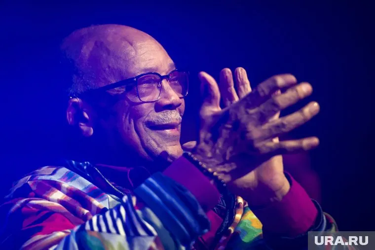 Куинси Джонс — известный американский композитор, аранжировщик, музыкальный продюсер и трубач, скончался вечером 3 ноября в возрасте 91 года