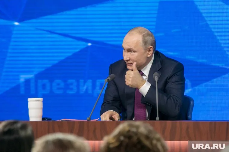 Владимир Путин запустил железнодорожное движение по новому тоннелю