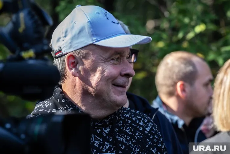 Алексей Орлов выехал в парк 50-летия ВЛКСМ, чтобы поблагодарить волонтеров