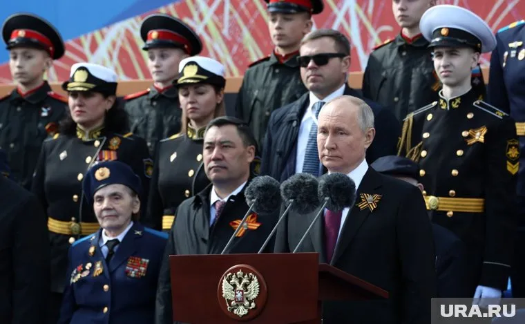 Президент РФ Владимир Путин показал, что народ России вновь сплотился перед угрозой нацизма