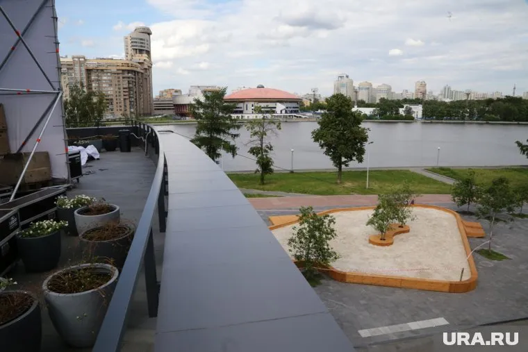 Благоустройство коснется части набережной вокруг песочницы Ельцин Центра