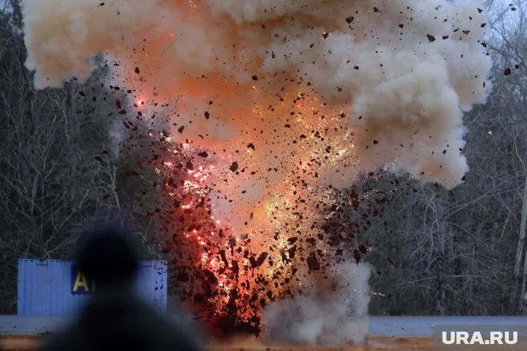 Из-за взрыва на руднике, где завалило горняков, в шахте на 15 метров поднялась вода