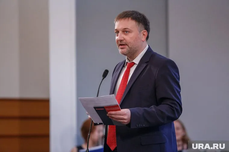 Холдинг Еремина базируется на Урале, но медиаменеджер давно переехал в Москву и появляется в головной редакции не часто