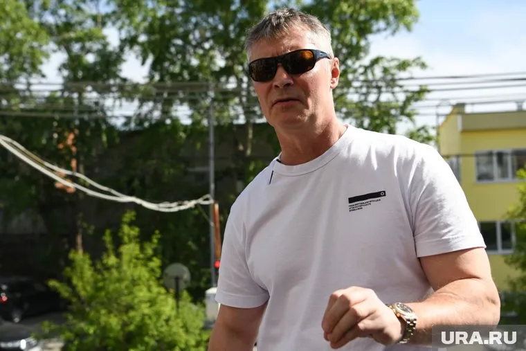 Евгений Ройзман перевел 670 тысяч рублей на лечение больной девочки