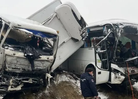 Столкновение фуры и автобуса в Амурской области