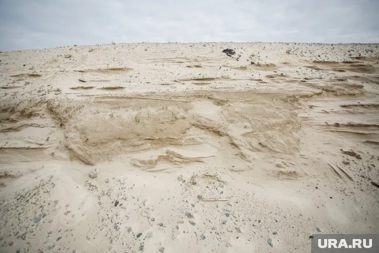 Тот самый песок, который администрация хочет выкупить обратно