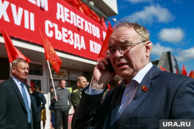 По словам Вячеслава Тетекина, правительство раздает меньше 1% накопленных денег