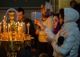 Югорчане вышли встречать Пасху, несмотря на дождь и ветер