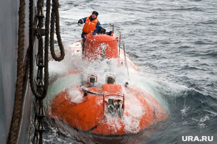 Батарея «Титана» разрядилась почти через два часа после спуска, рассказал Пэн