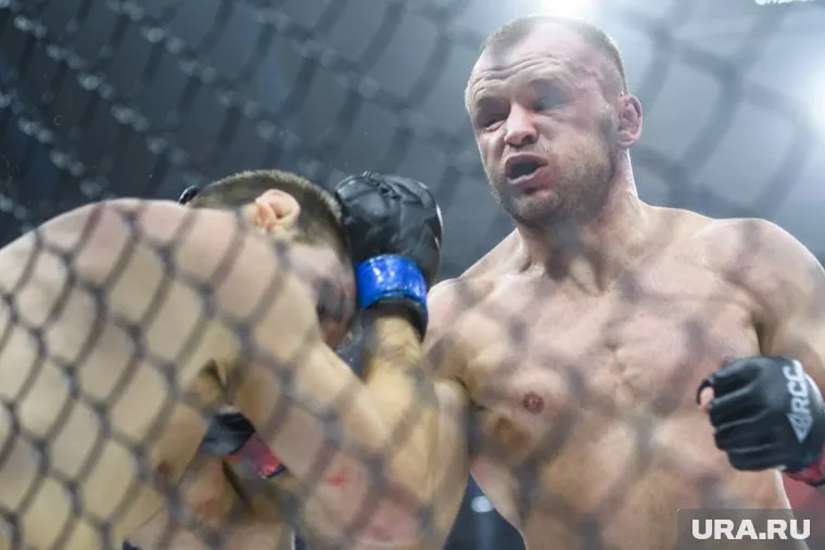 Бой Александра Шлеменко (на фото) и Магомеда Исмаилова отложен до декабря
