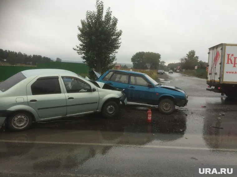 «Renault Logan» смял российскую машину