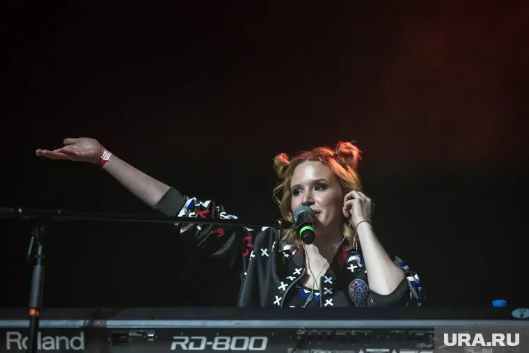 Лиза Монеточка родилась и жила в Екатеринбурге, затем уехала учиться в Москву