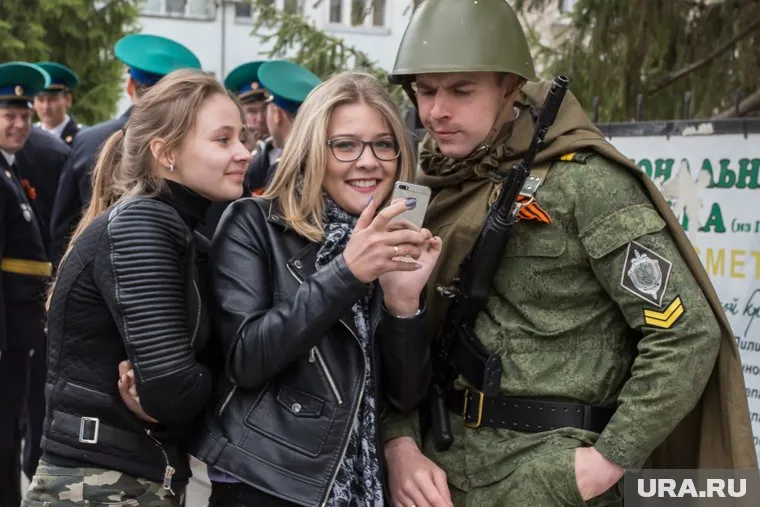 Депутаты хотят запретить военнослужащим пользоваться соцсетями