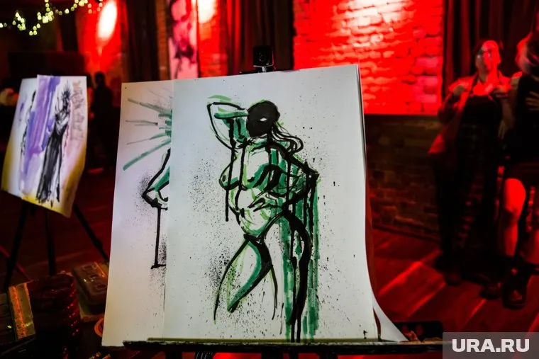 Участников «голой вечеринки» не пустят выступать в Тюмень