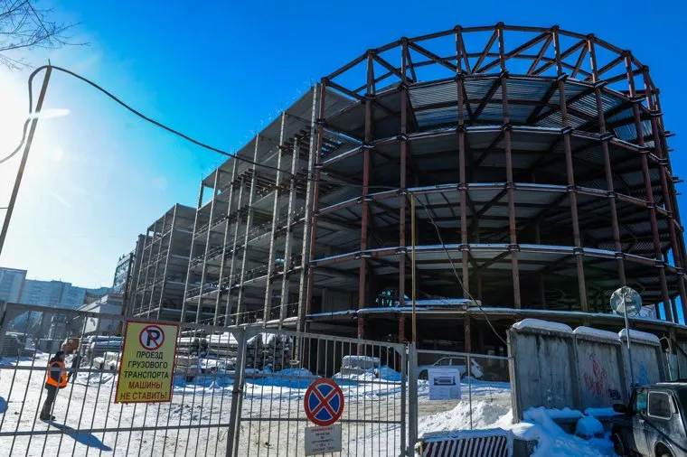 Долгострой Артура Никитина на улице Васенко. Челябинск