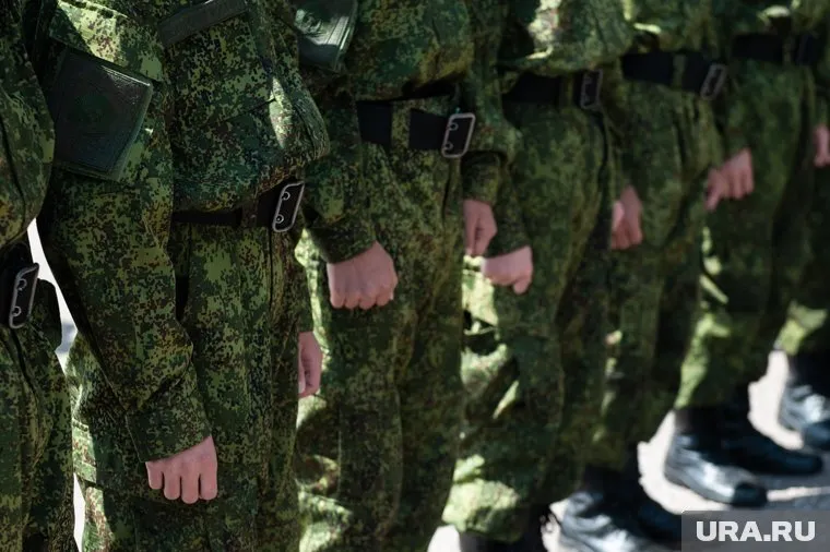 Наказание за торговлю военной формой должно быть ощутимым для коммерсантов, считает эксперт