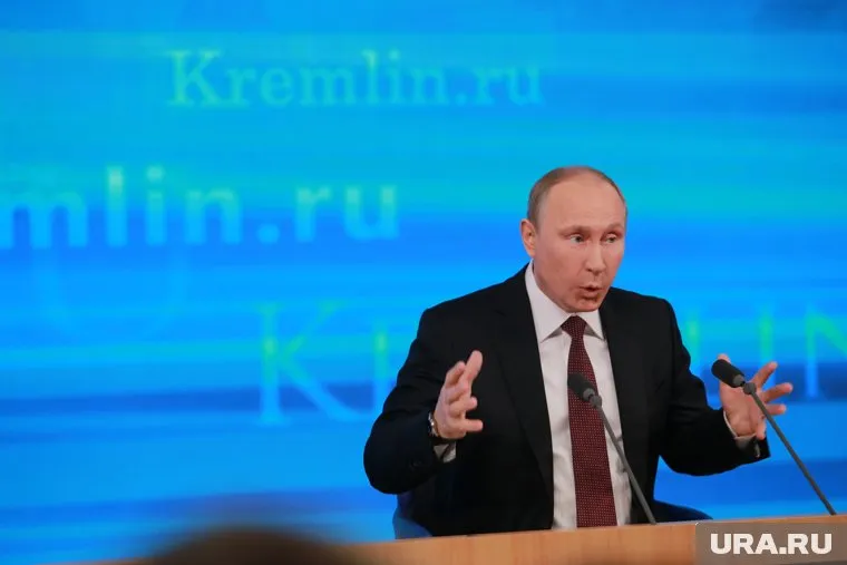 Владимир Путин поручил ввести НДС для иностранных Google и Apple