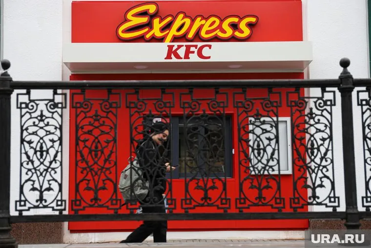 В ресторанах KFC в Екатеринбурге заменили иностранную газировку на «Напитки из Черноголовки»