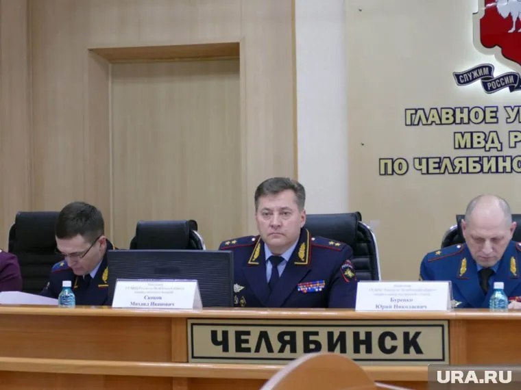 Михаил Скоков (в центре) провел заседание оперативного штаба