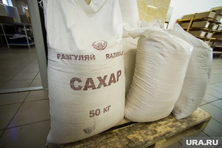 Стоимость сахара в России выросла почти на 13% за неделю