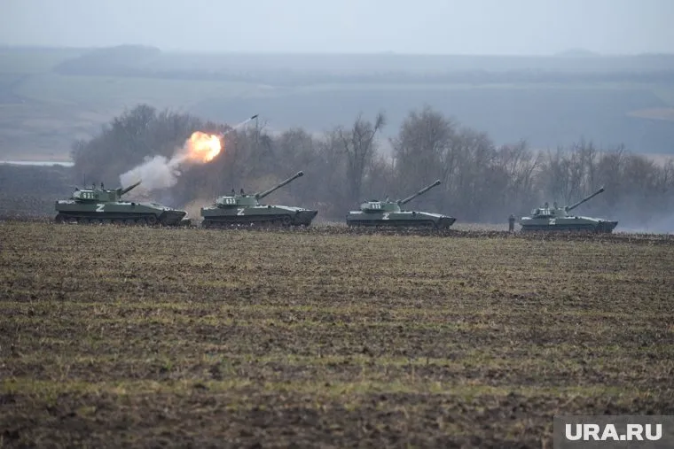 Запад обещает Украине поставлять оружие в меньшем объеме, чем им необходимо