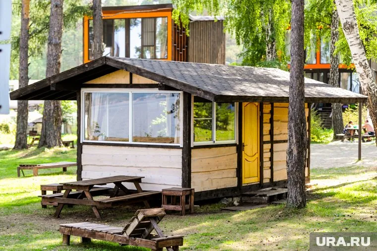 Средняя ставка проживания в глэмпинге в Челябинской области составляет шесть тысяч рублей в сутки