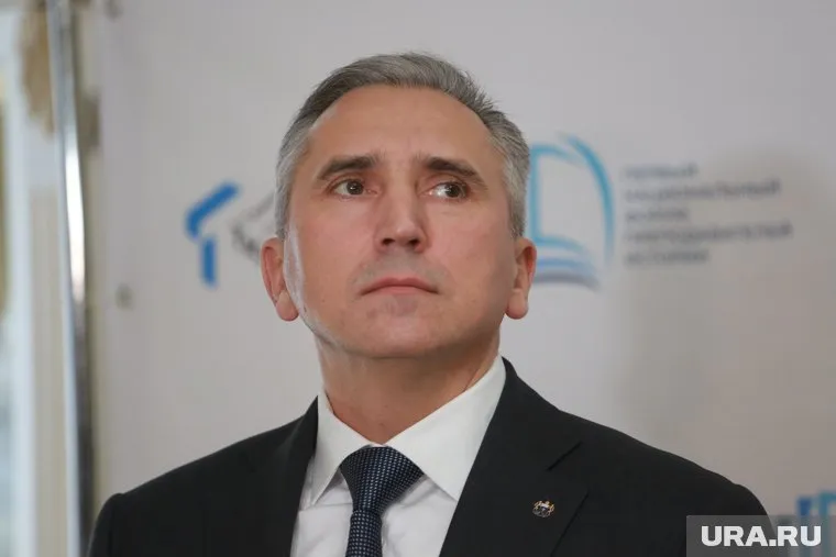 Губернатор Тюменской области открыл в Казанском районе библиотеку «нового поколения»