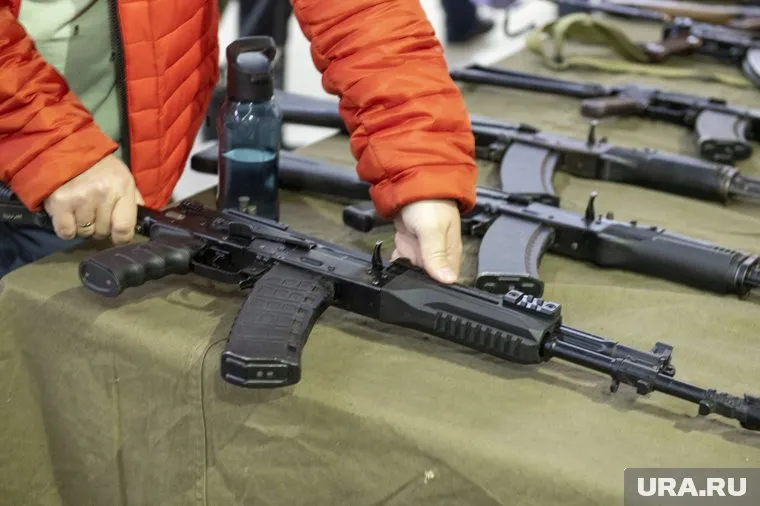 Жителей ХМАО научат собирать автомат Калашникова на военно-патриотическом слете в Пыть-Яхе
