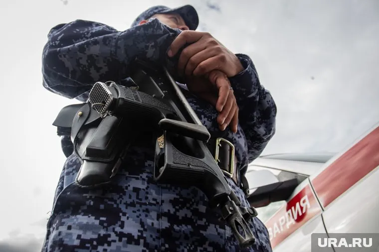 Тюменские силовики остановили группу мигрантов, которые хотели заехать в Тюмень