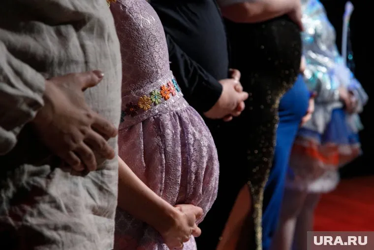 Дети, рожденные от суррогатных матерей, при отказе приемных родителей никак не защищены законом