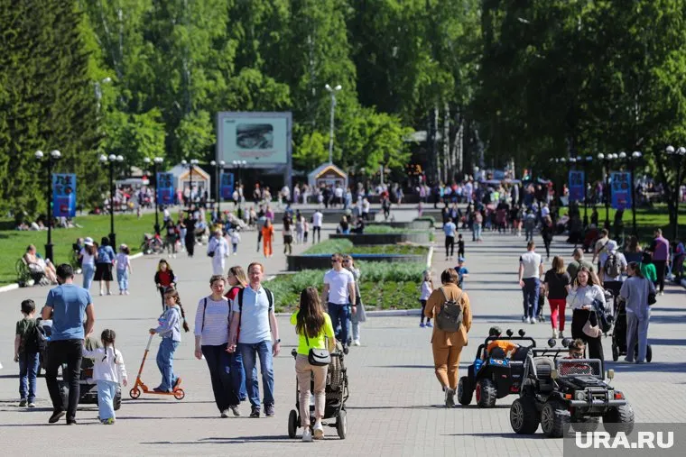 Клип снимали в нескольких городских локациях