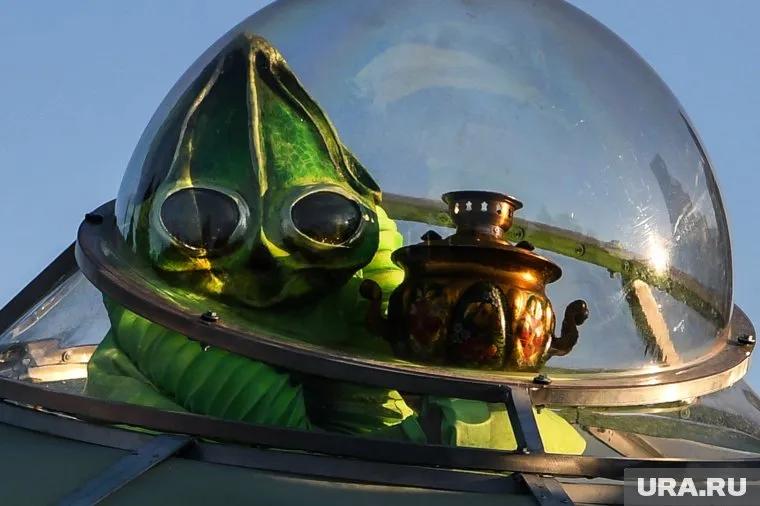 Россию обвинили в общении с НЛО через радиостанцию