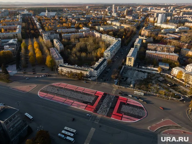 В поддержку Уралмаша проголосовали около 90 тысяч человек, Академического — более 120 тысяч