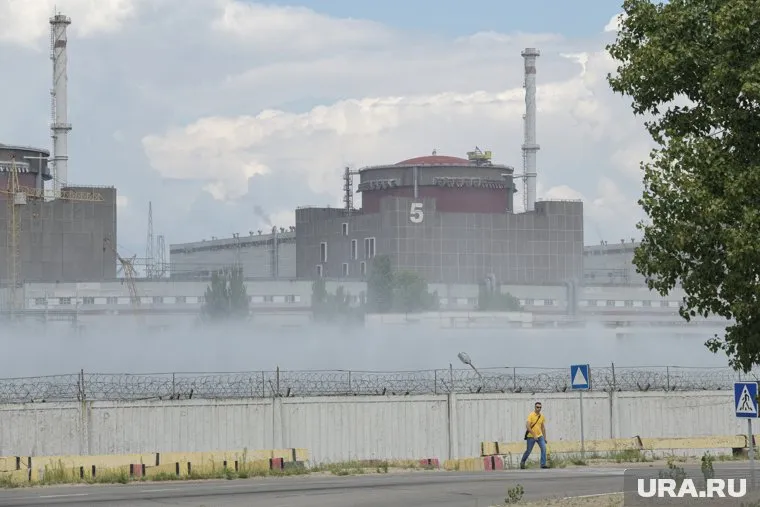 Западные СМИ поддерживают абсурдные заявления Киева об обстреле ЗАЭС, заявили в МИД РФ