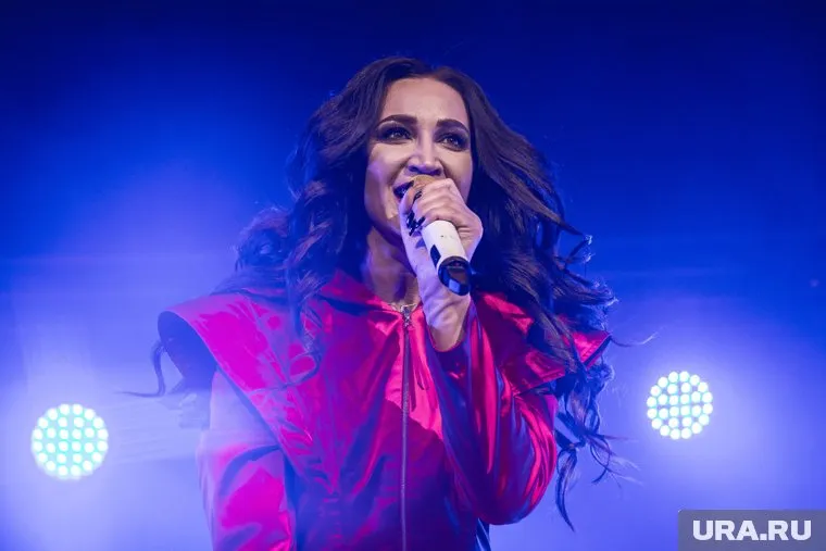 Ольга Бузова исполнила песню «Baby Tonight»